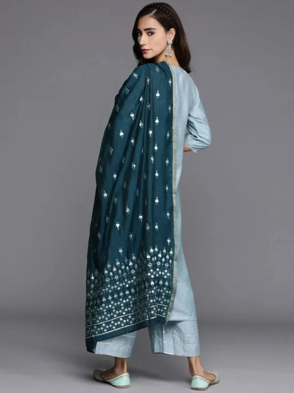 Women Grey Solid Silk Blend Straight Kurta With Palazzos & Dupatta - Image 2
